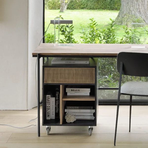 10141_Oscar_desk_60079_DC_chair_light_grey