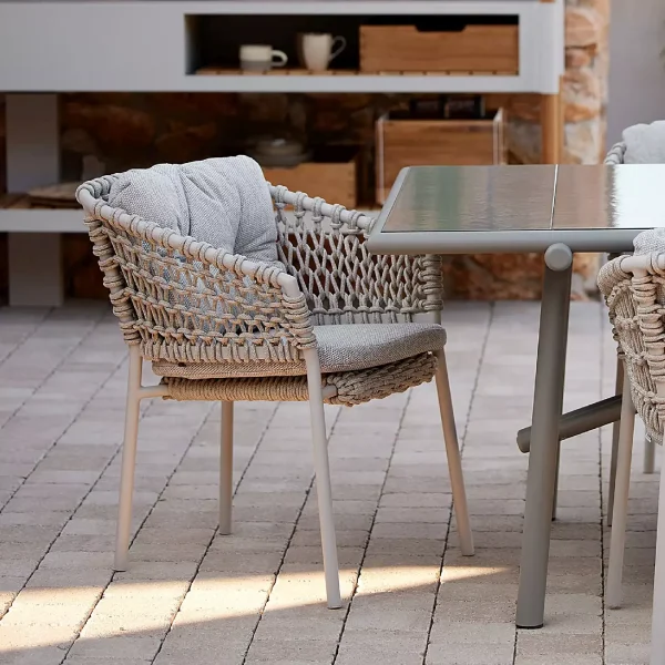 dog_line_ocean_chair_lifestyle_085