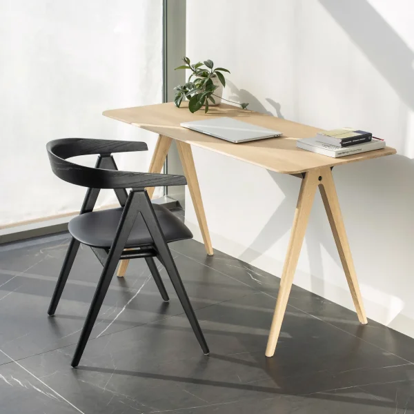 ava-desk-120x60-oak-white-1015-1-ava-chair-56x53x77-oak-lacquer-black-9005-3-gazzda