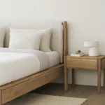 52071_PI_bed_oak_Cloud_fabric_51400_PI_bedside_table_oak_21755_Dunes_rug_Sand_21312_Wave_cushion_Off_White_2_HQ