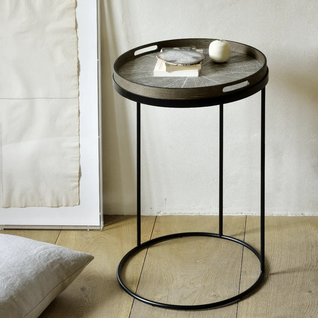 Round tray table