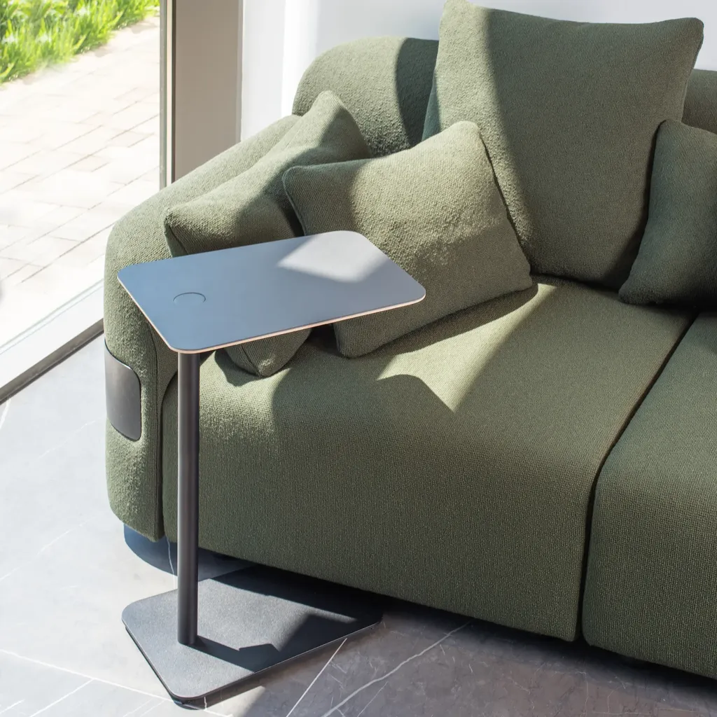 loop-side-table-linoleum-nero-4023-powder-coated-steel-black-matte-1013-1-hugg-sofa-gazzda
