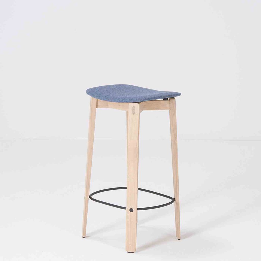 st-nora-bar-stool-44x38x78-oak-white-1015-russell-mlf-38-4-gazzda-e1680789123449